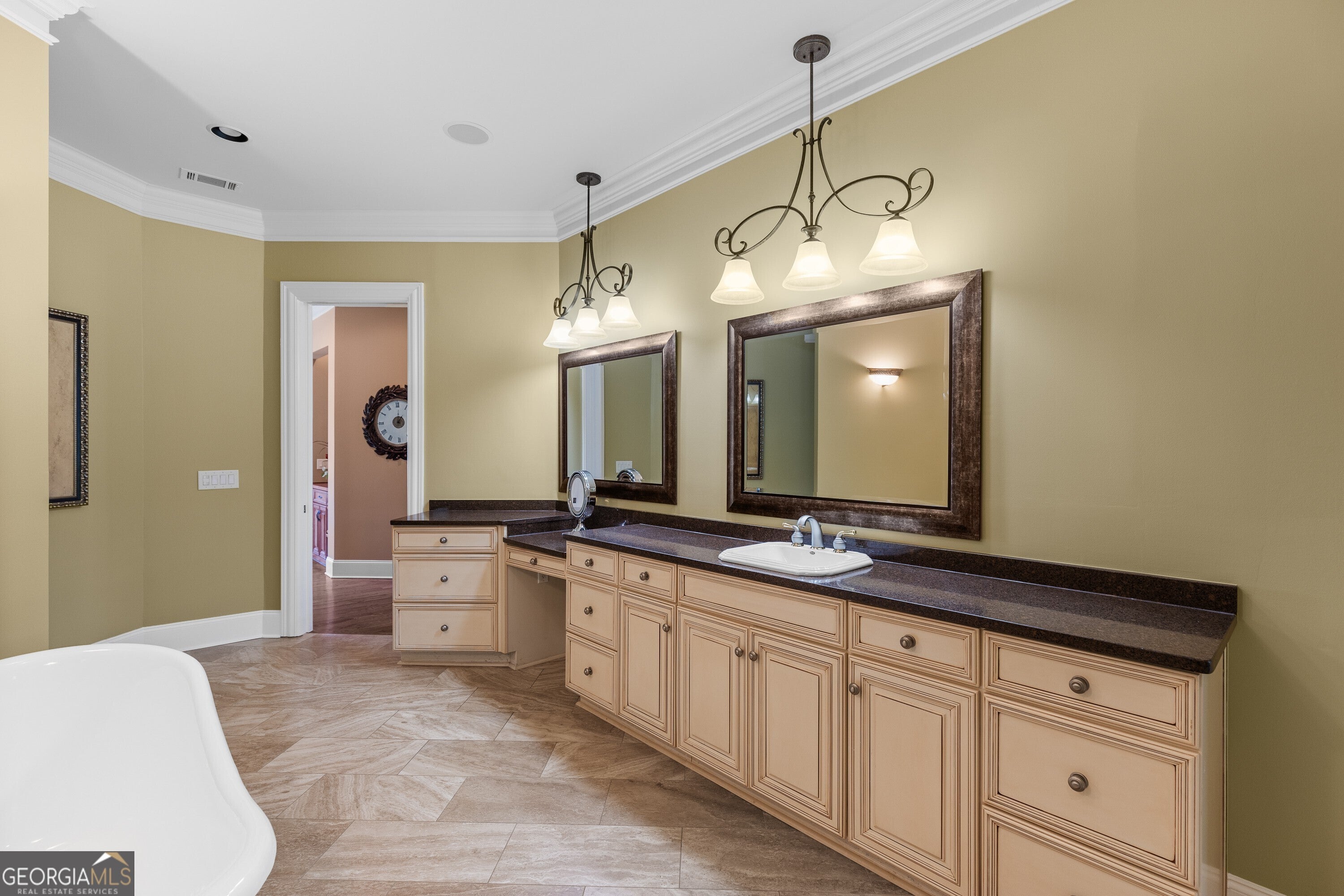 Flowery Branch, Georgia, 30542, United States, 4 Bedrooms Bedrooms, ,8 BathroomsBathrooms,Residential,Active,1929469