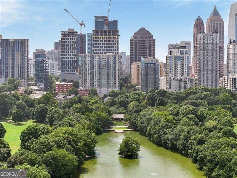 Atlanta, Georgia, 30308, United States, 4 Bedrooms Bedrooms, ,5 BathroomsBathrooms,Residential,Active,1985587