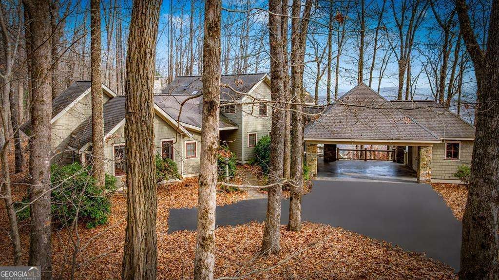 Murphy, North Carolina, 28906, United States, 5 Bedrooms Bedrooms, ,6 BathroomsBathrooms,Residential,Active,2001080