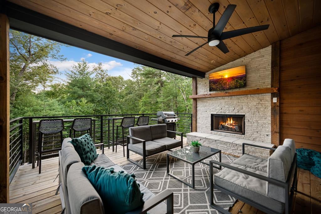 Ellijay, Georgia, 30540, United States, 5 Bedrooms Bedrooms, ,6 BathroomsBathrooms,Residential,Active,1919053