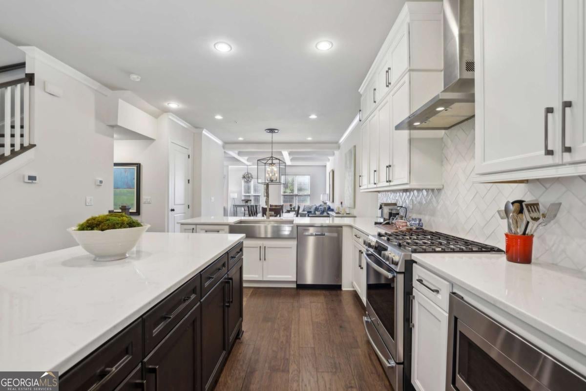 Alpharetta, Georgia, 30009, United States, 3 Bedrooms Bedrooms, ,4 BathroomsBathrooms,Residential,Active,1899885