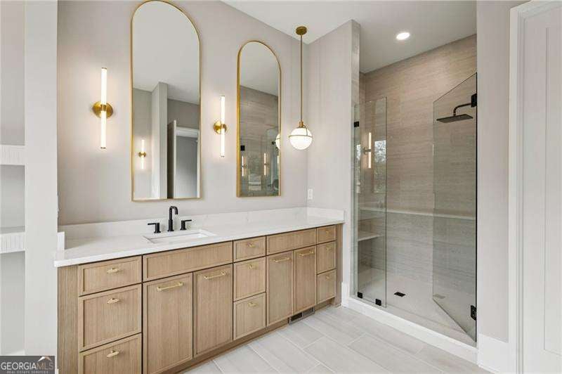 Atlanta, Georgia, 30308, United States, 4 Bedrooms Bedrooms, ,5 BathroomsBathrooms,Residential,Active,1985587