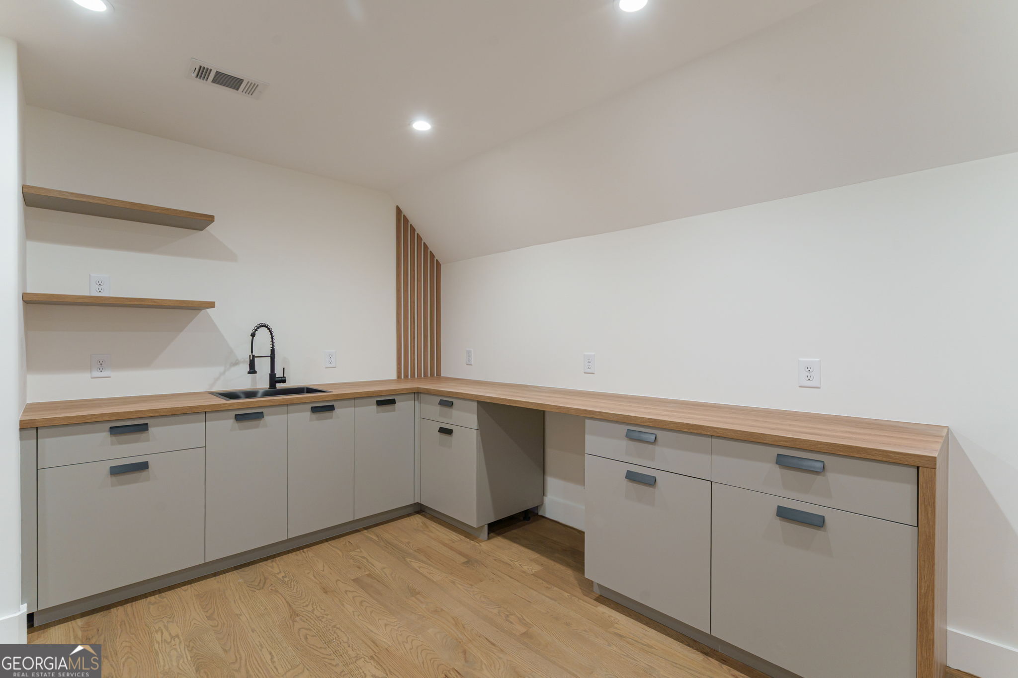 Cumming, Georgia, 30041, United States, 4 Bedrooms Bedrooms, ,4 BathroomsBathrooms,Residential,Active,1969675