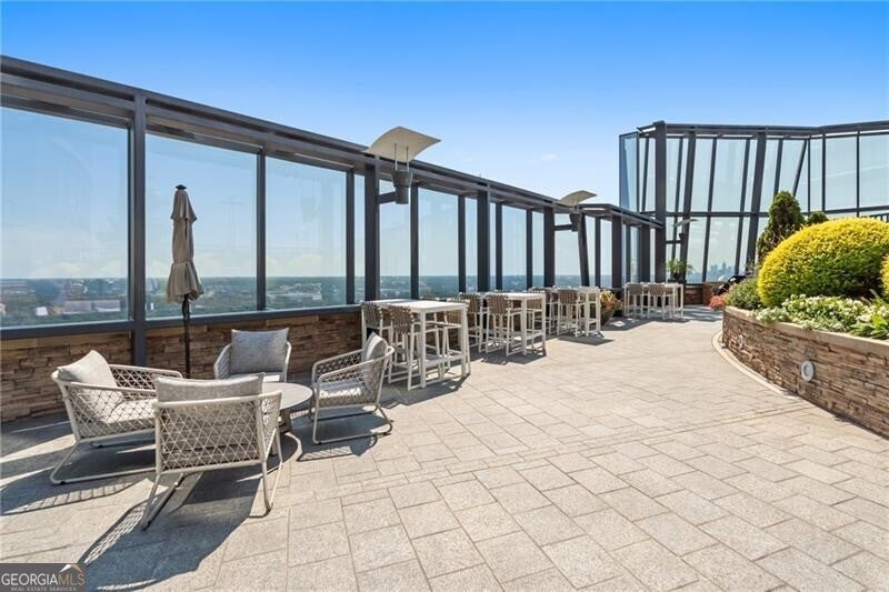 Atlanta, Georgia, 30326, United States, 2 Bedrooms Bedrooms, ,3 BathroomsBathrooms,Residential,Active,1945475