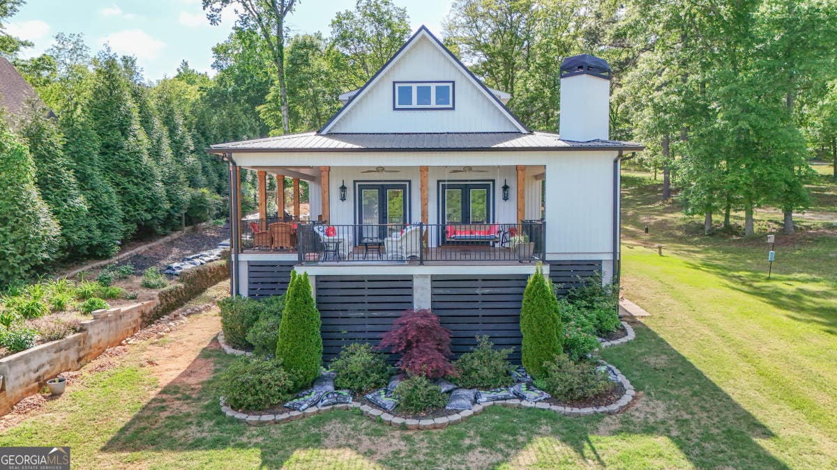 111 PINEWOOD Dr  
