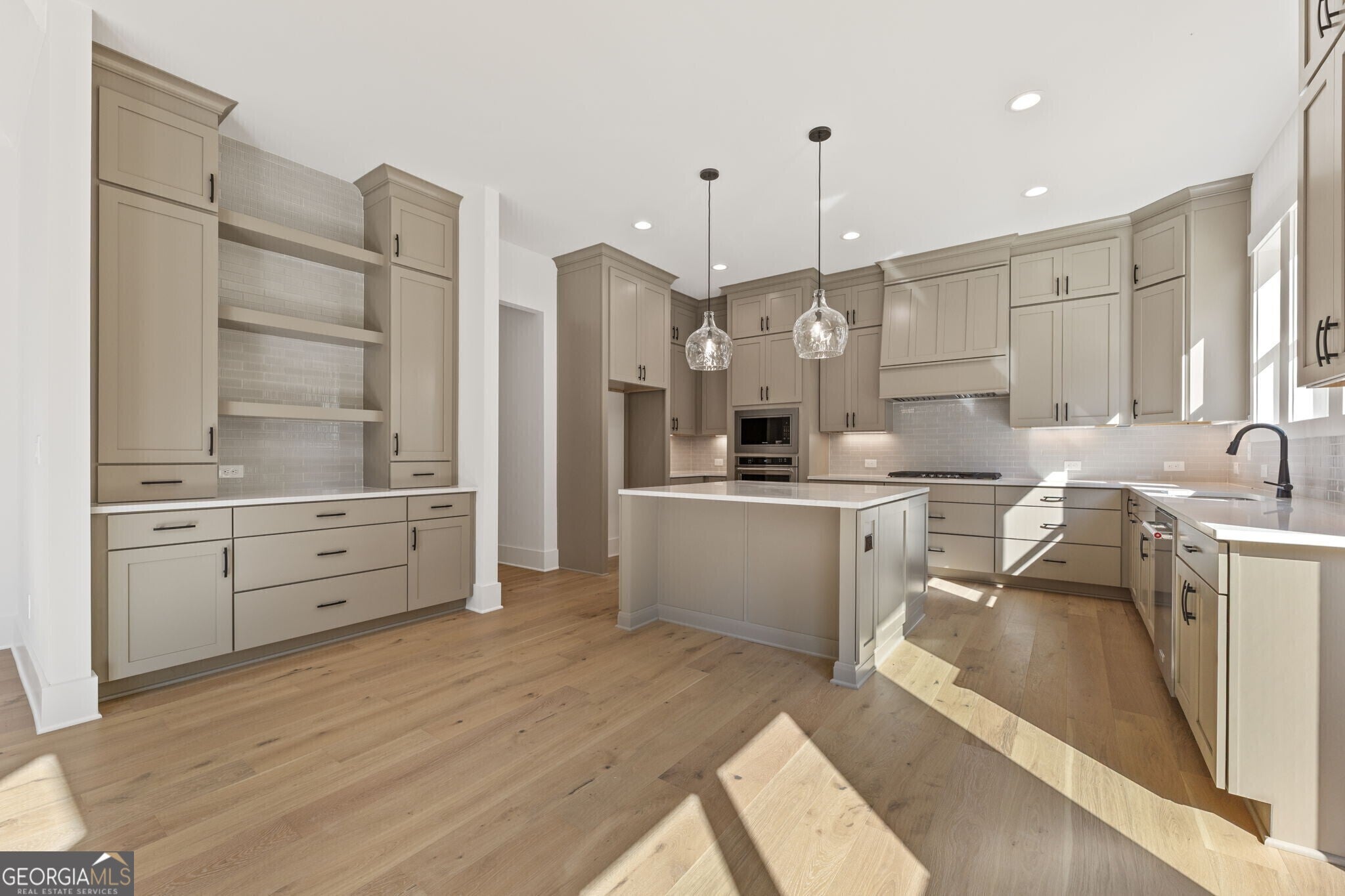 Gainesville, Georgia, 30506, United States, 4 Bedrooms Bedrooms, ,4 BathroomsBathrooms,Residential,Active,2007310