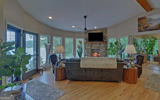 Hiawassee, Georgia, 30546, United States, 4 Bedrooms Bedrooms, ,3 BathroomsBathrooms,Residential,Active,1863272