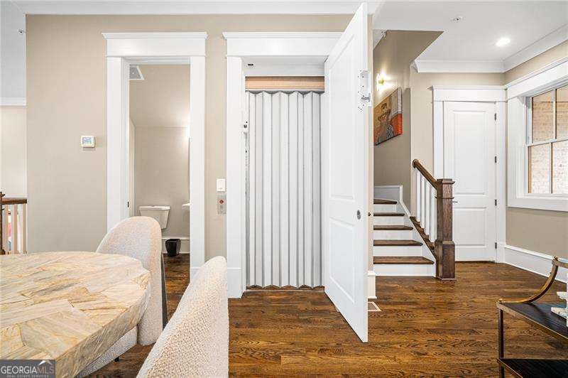 Atlanta, Georgia, 30319, United States, 3 Bedrooms Bedrooms, ,5 BathroomsBathrooms,Residential,Active,1996298