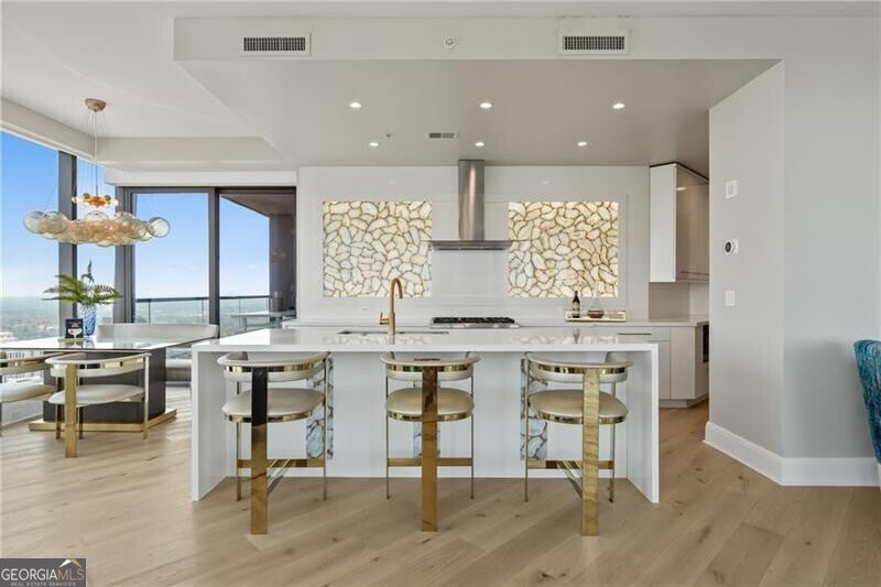 Atlanta, Georgia, 30326, United States, 2 Bedrooms Bedrooms, ,3 BathroomsBathrooms,Residential,Active,1945475