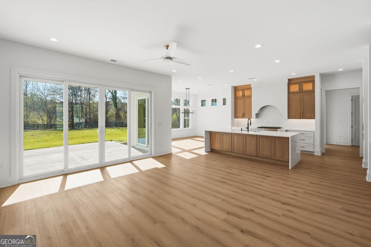 Canton, Georgia, 30115, United States, 5 Bedrooms Bedrooms, ,4 BathroomsBathrooms,Residential,Active,2002329