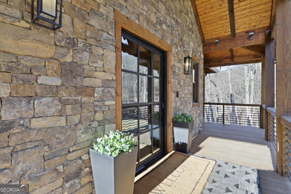 Mineral Bluff, Georgia, 30559, United States, 4 Bedrooms Bedrooms, ,4 BathroomsBathrooms,Residential,Active,1929427