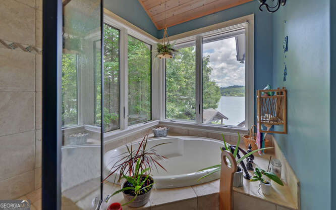 Hiawassee, Georgia, 30546, United States, 4 Bedrooms Bedrooms, ,3 BathroomsBathrooms,Residential,Active,1863272