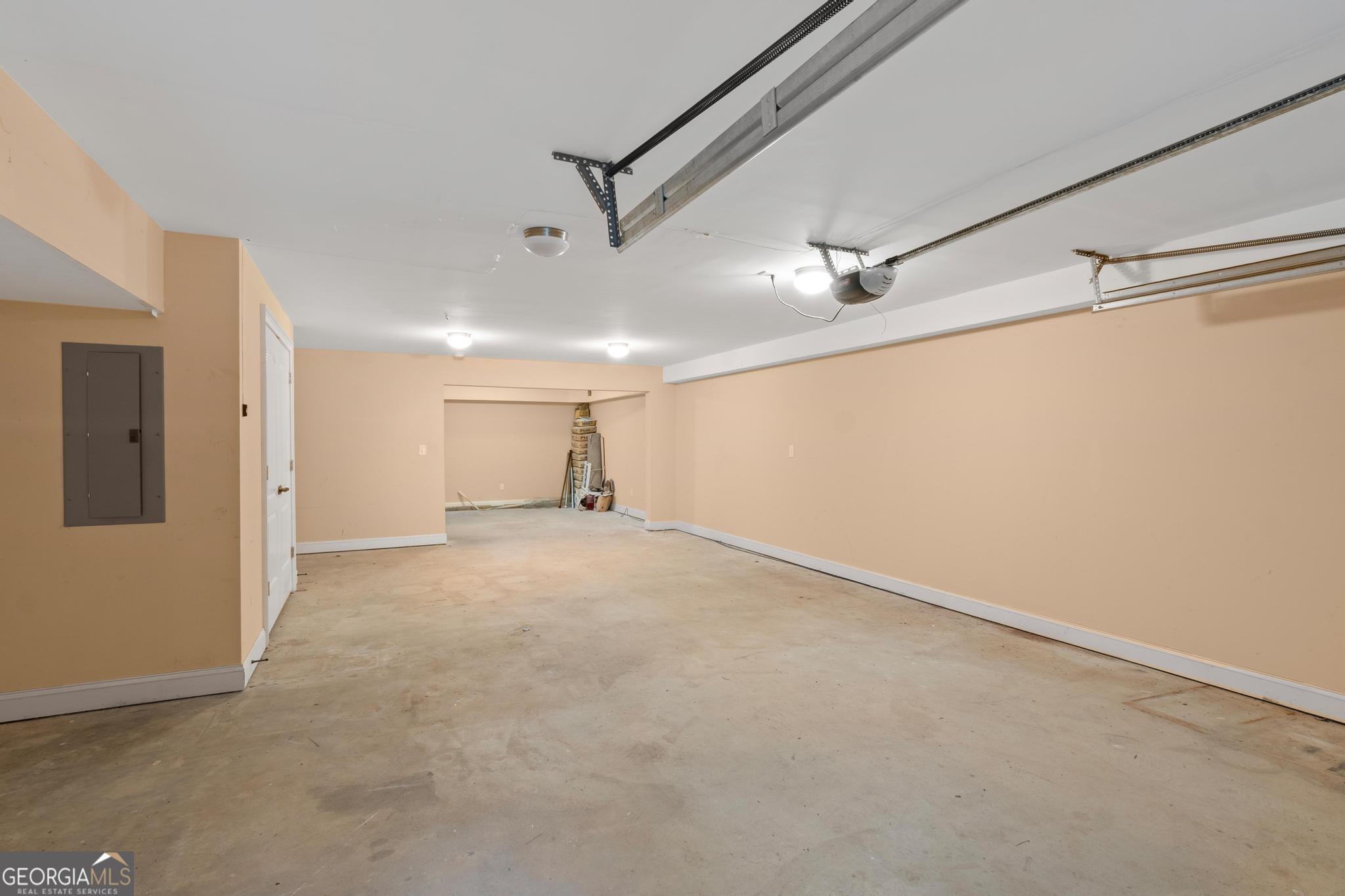 Mcdonough, Georgia, 30253, United States, 8 Bedrooms Bedrooms, ,7 BathroomsBathrooms,Residential,Active,1899862