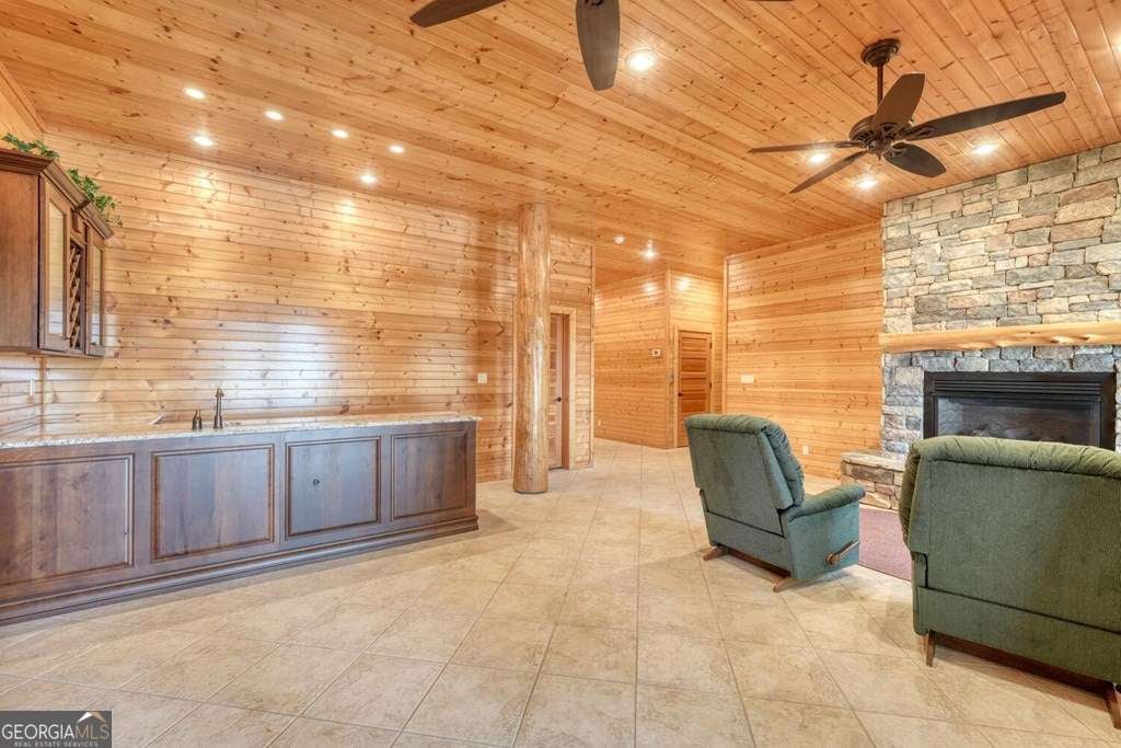 Blairsville, Georgia, 30512, United States, 4 Bedrooms Bedrooms, ,6 BathroomsBathrooms,Residential,Active,1936094