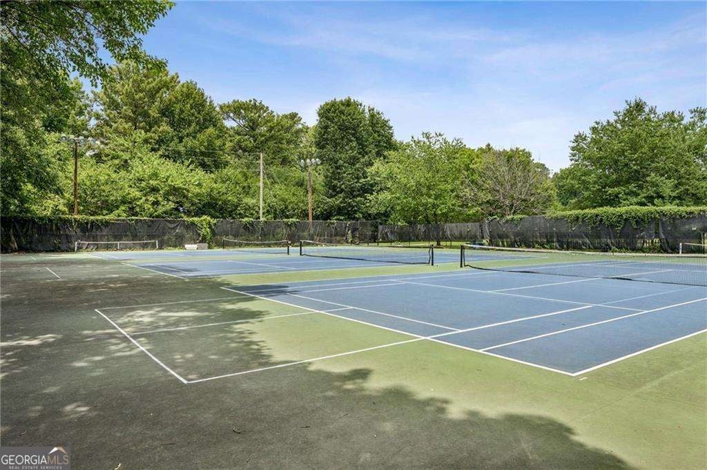 Atlanta, Georgia, 30305, United States, 6 Bedrooms Bedrooms, ,5 BathroomsBathrooms,Residential,Active,1702025