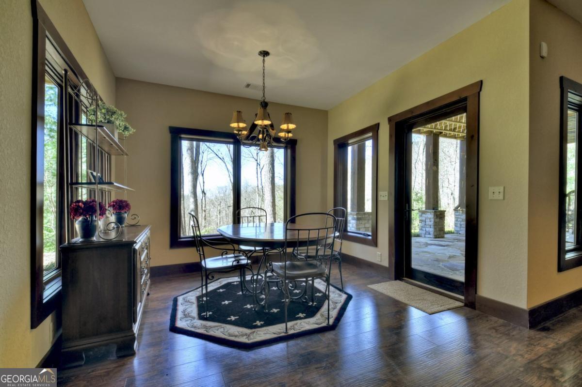 Ellijay, Georgia, 30536, United States, 5 Bedrooms Bedrooms, ,6 BathroomsBathrooms,Residential,Active,1953697