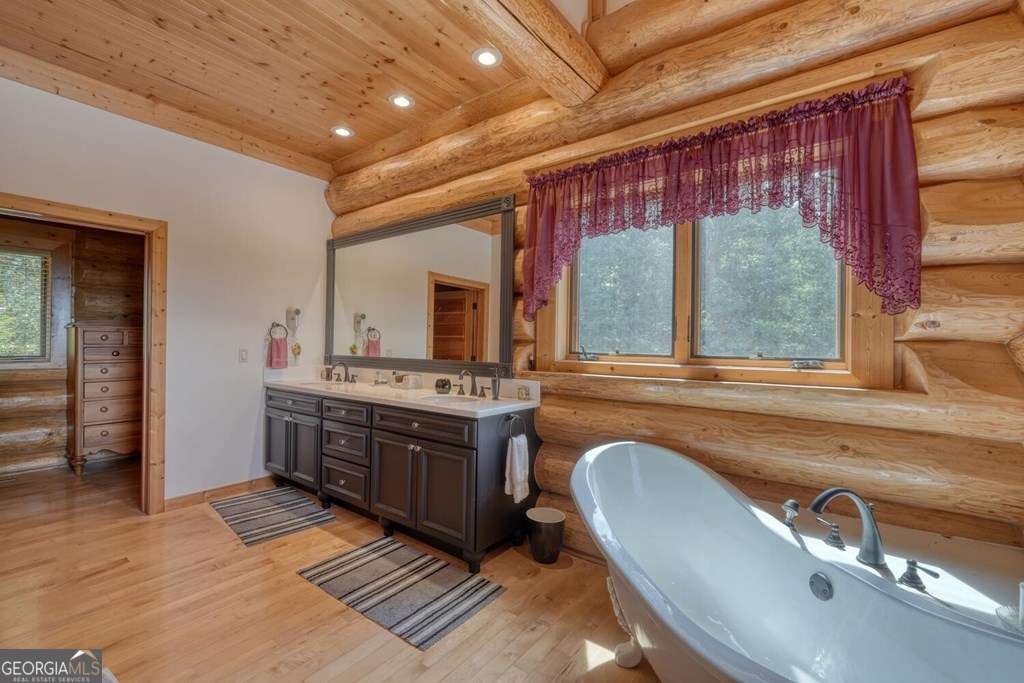 Blairsville, Georgia, 30512, United States, 4 Bedrooms Bedrooms, ,6 BathroomsBathrooms,Residential,Active,1936094
