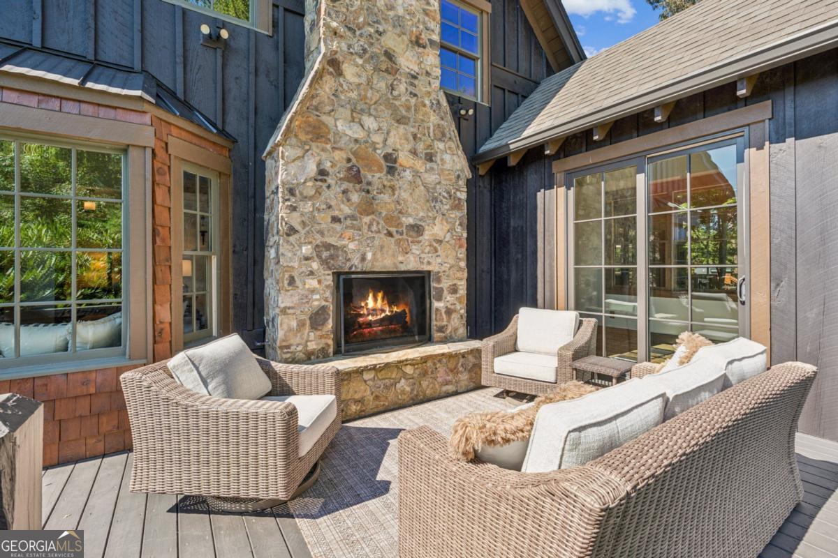 Ellijay, Georgia, 30536, United States, 3 Bedrooms Bedrooms, ,4 BathroomsBathrooms,Residential,Active,1929422