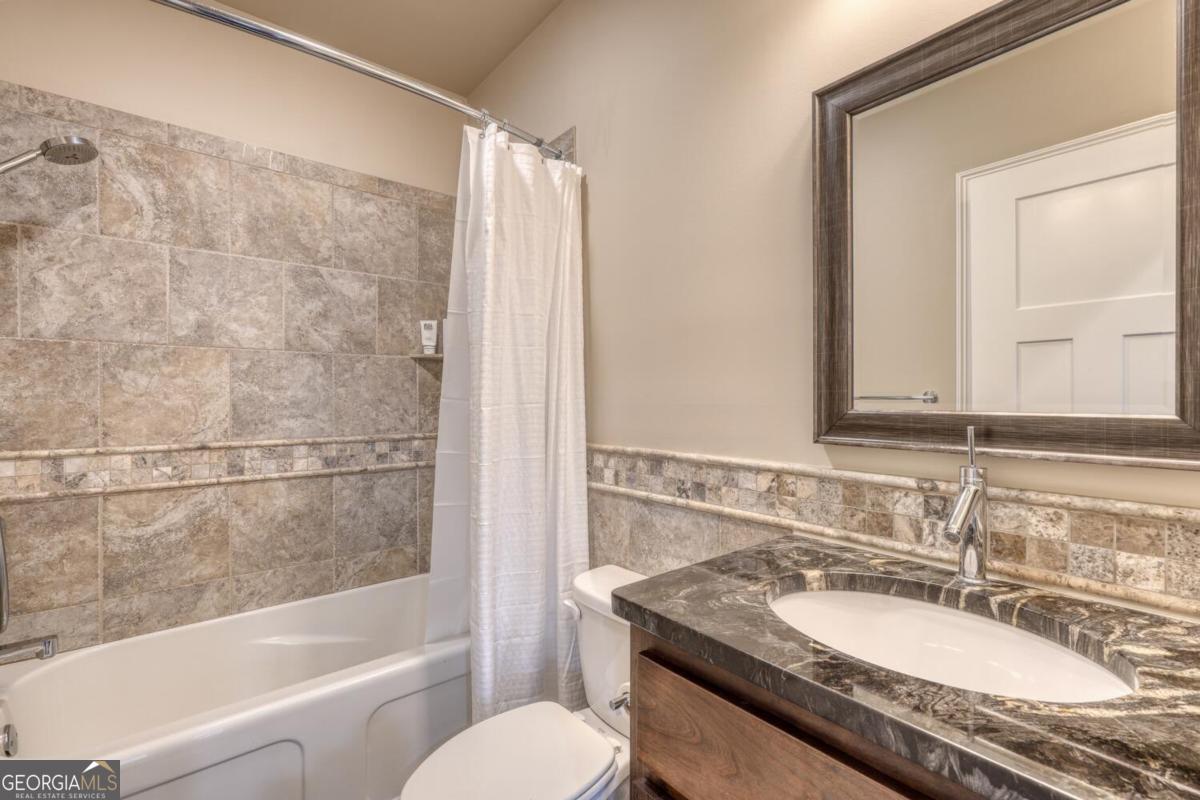 Blairsville, Georgia, 30512, United States, ,4 BathroomsBathrooms,Residential,Active,1852664