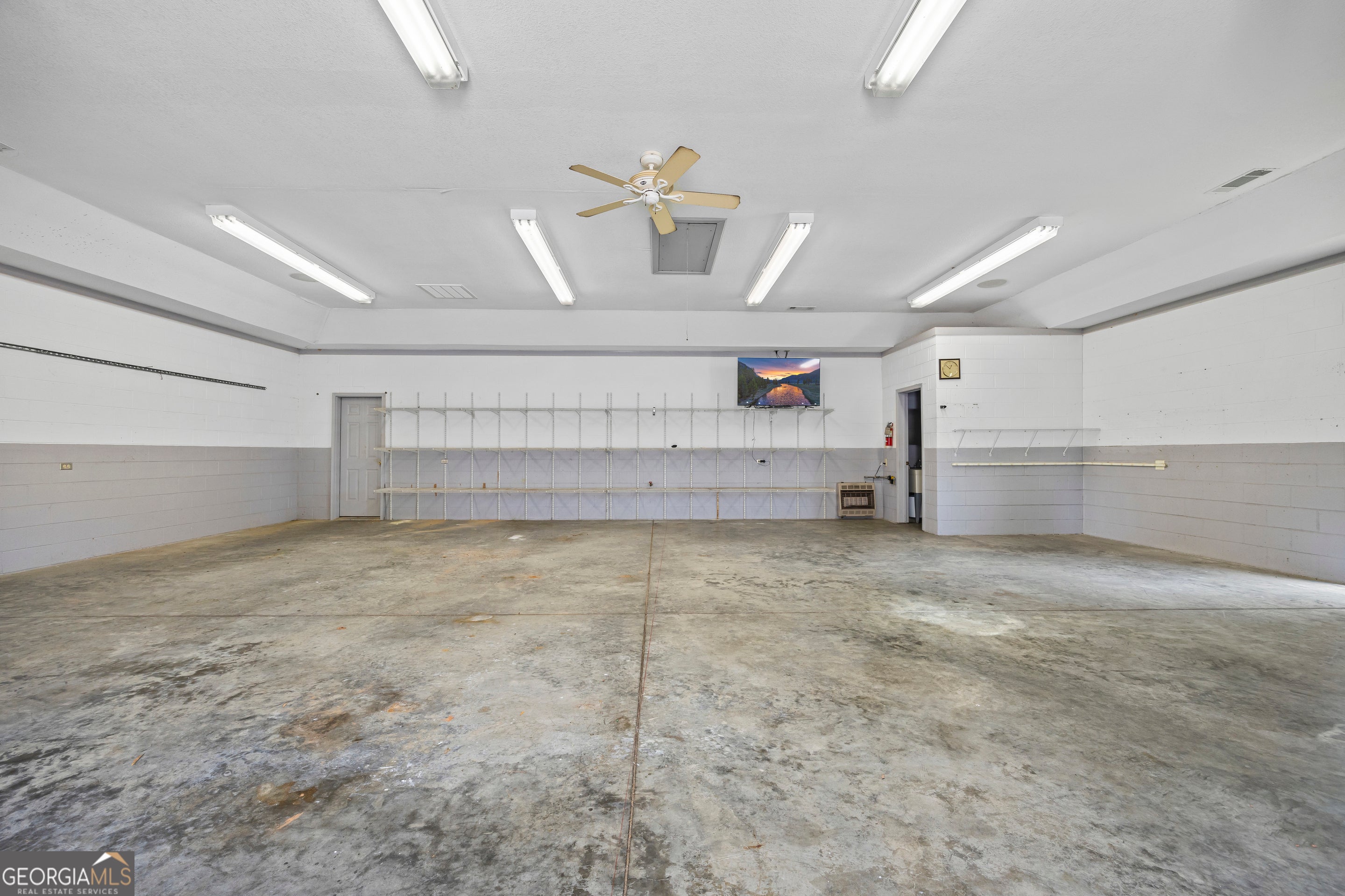 Lavonia, Georgia, 30553, United States, 5 Bedrooms Bedrooms, ,5 BathroomsBathrooms,Residential,Active,1862896