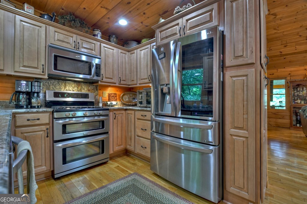 Morganton, Georgia, 30560, United States, 4 Bedrooms Bedrooms, ,6 BathroomsBathrooms,Residential,Active,1945076