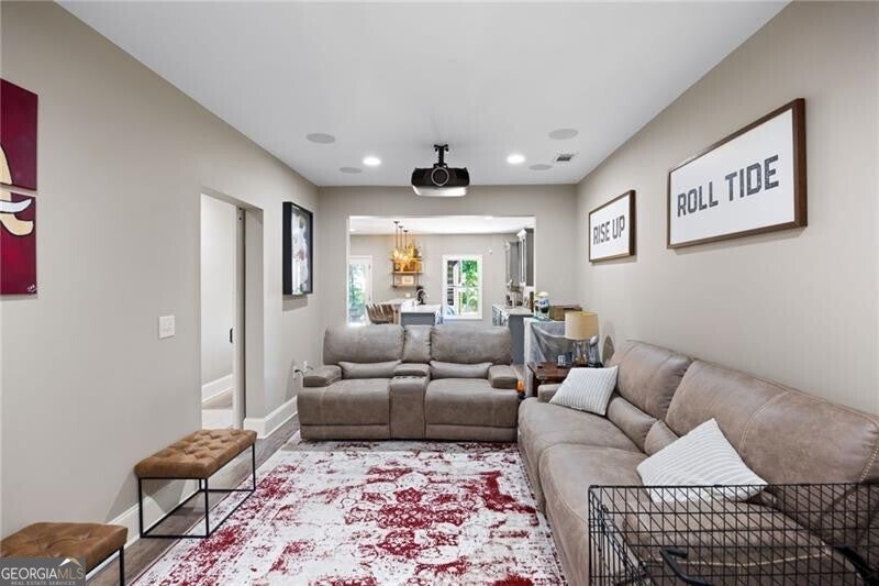 Atlanta, Georgia, 30319, United States, ,5 BathroomsBathrooms,Residential,Active,1867903