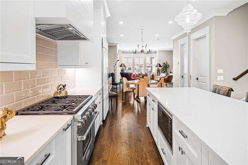 Atlanta, Georgia, 30319, United States, 3 Bedrooms Bedrooms, ,5 BathroomsBathrooms,Residential,Active,1996298