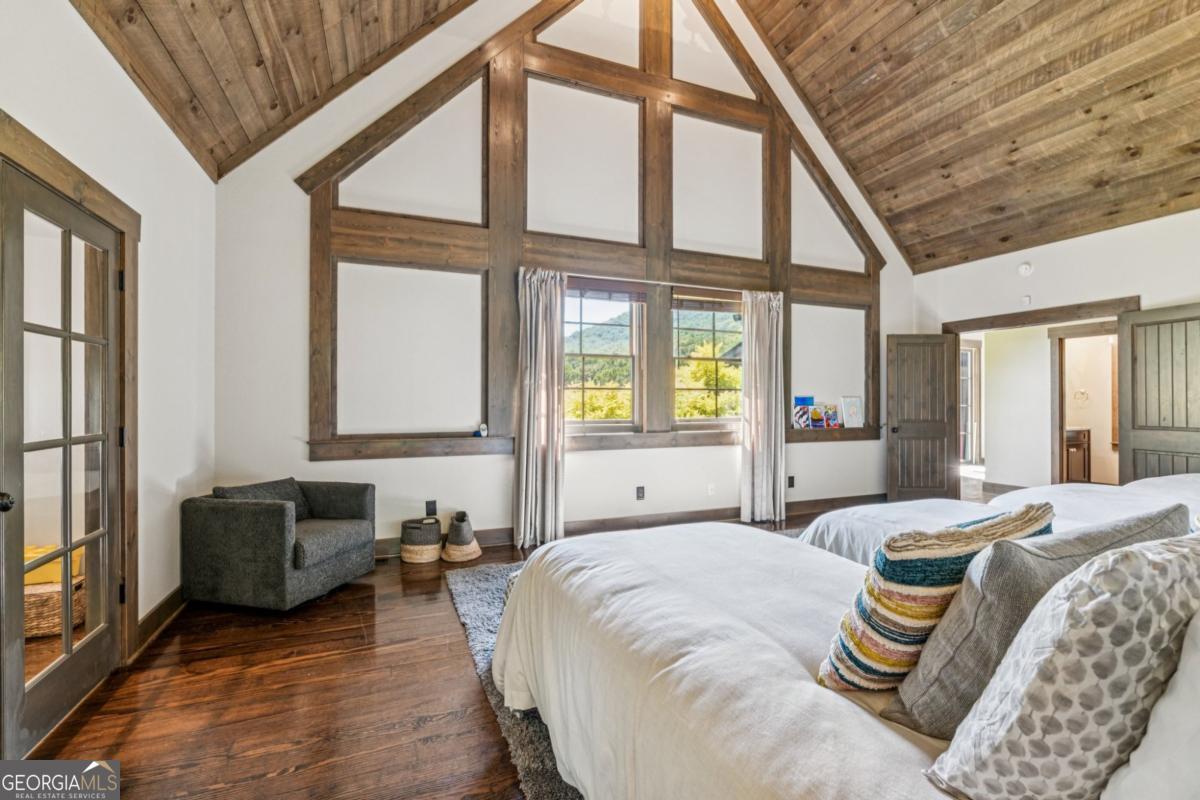 Ellijay, Georgia, 30536, United States, 3 Bedrooms Bedrooms, ,4 BathroomsBathrooms,Residential,Active,1929422