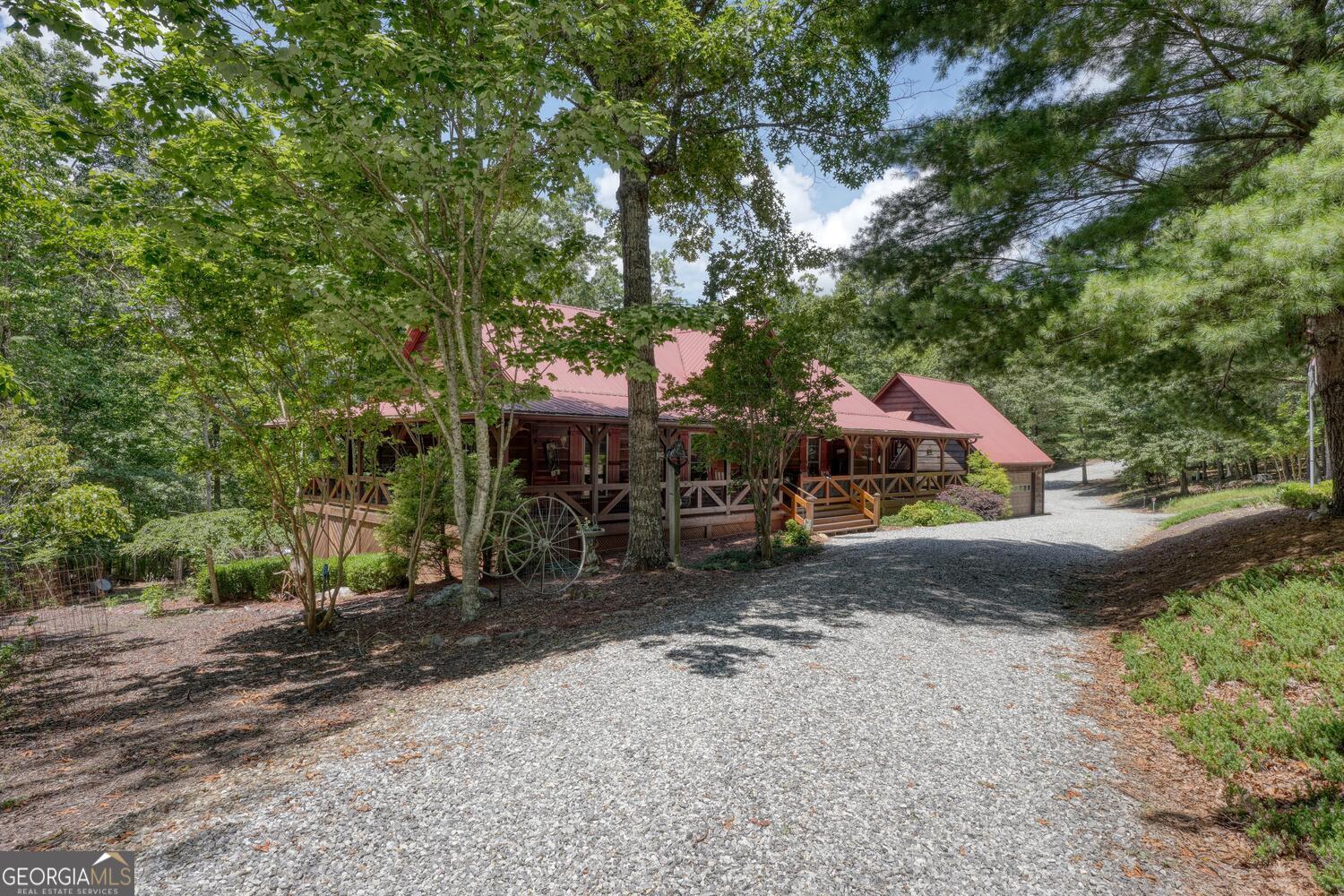 Blairsville, Georgia, 30512, United States, 4 Bedrooms Bedrooms, ,5 BathroomsBathrooms,Residential,Active,1898219