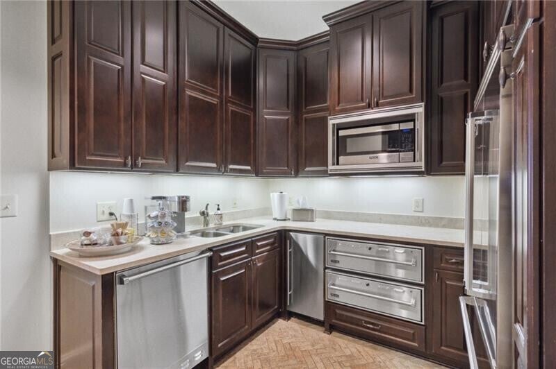 Atlanta, Georgia, 30339, United States, 2 Bedrooms Bedrooms, ,3 BathroomsBathrooms,Residential,Active,1914618