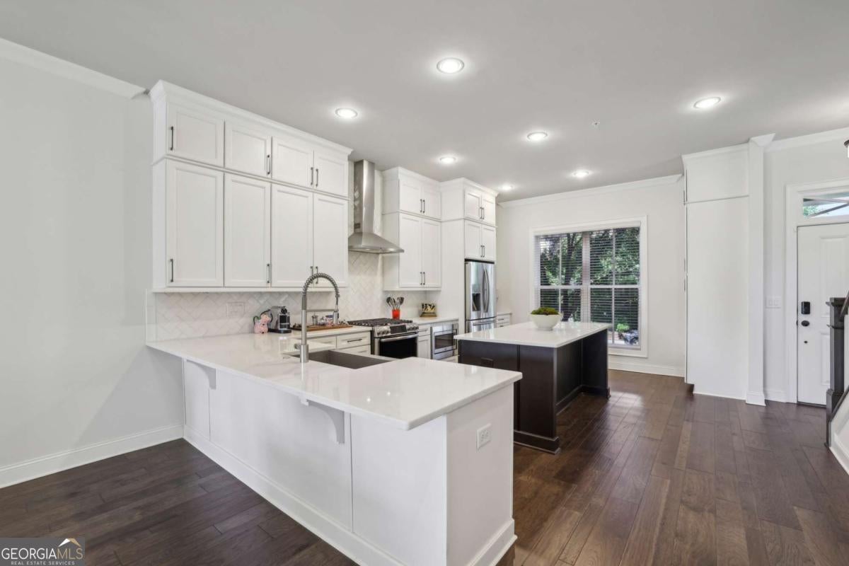 Alpharetta, Georgia, 30009, United States, 3 Bedrooms Bedrooms, ,4 BathroomsBathrooms,Residential,Active,1899885