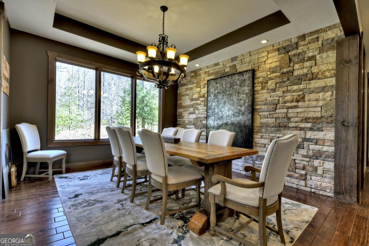 Ellijay, Georgia, 30536, United States, 5 Bedrooms Bedrooms, ,6 BathroomsBathrooms,Residential,Active,1953697