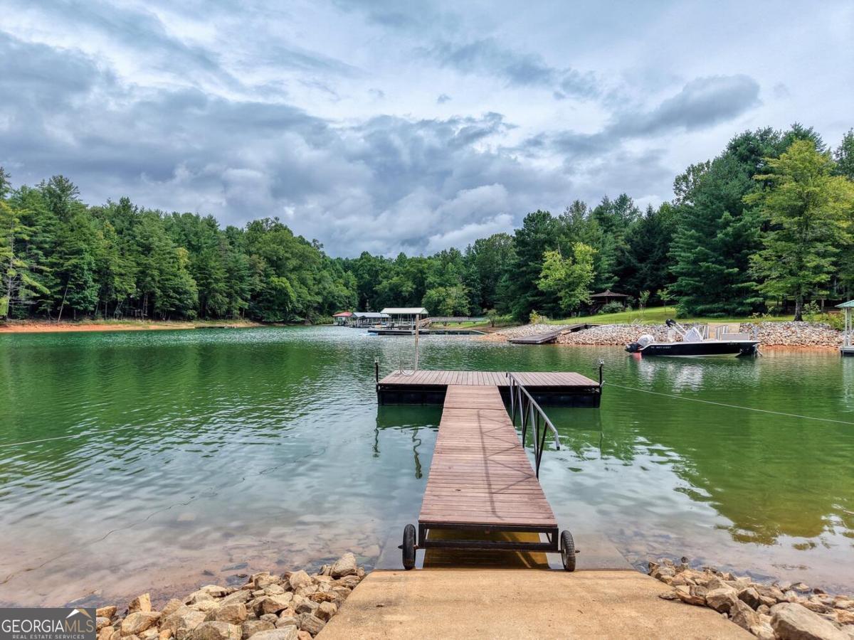 Blairsville, Georgia, 30512, United States, 4 Bedrooms Bedrooms, ,4 BathroomsBathrooms,Residential,Active,1926683