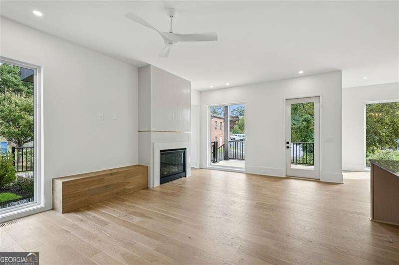 Atlanta, Georgia, 30308, United States, 4 Bedrooms Bedrooms, ,5 BathroomsBathrooms,Residential,Active,1985587