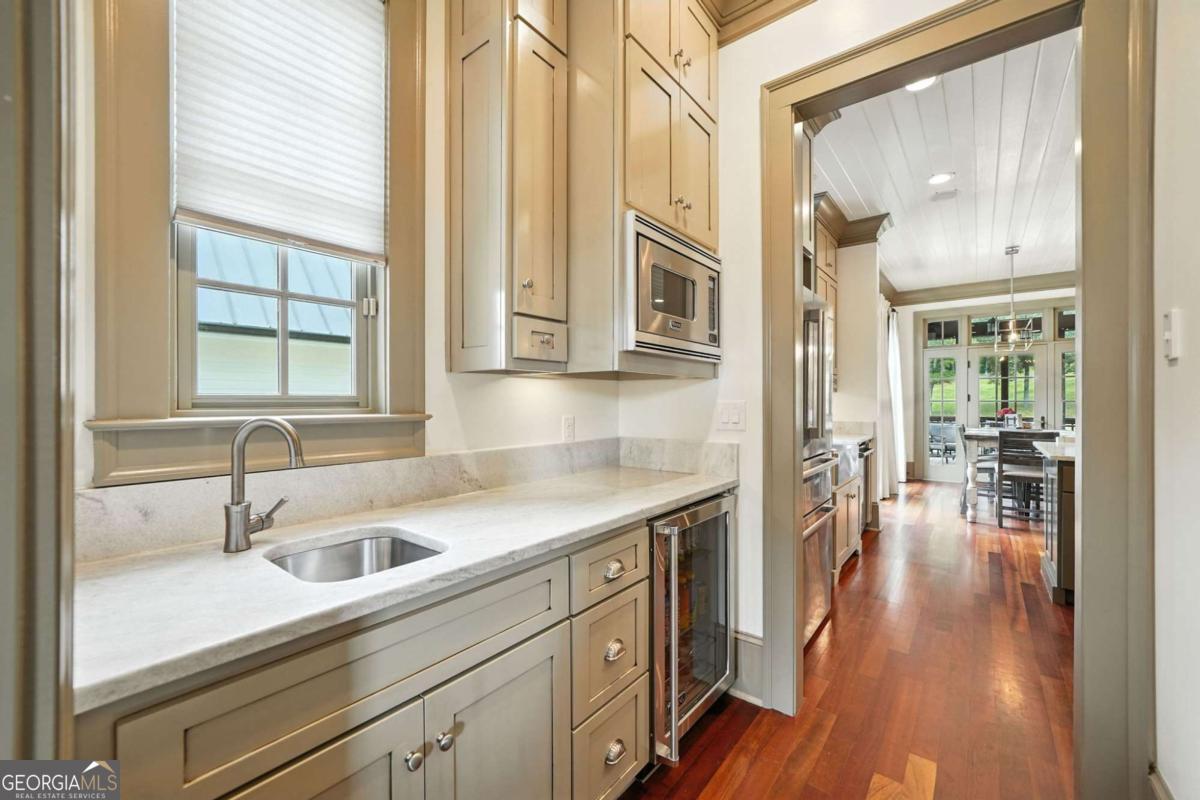 Ball Ground, Georgia, 30107, United States, 5 Bedrooms Bedrooms, ,6 BathroomsBathrooms,Residential,Active,1961923