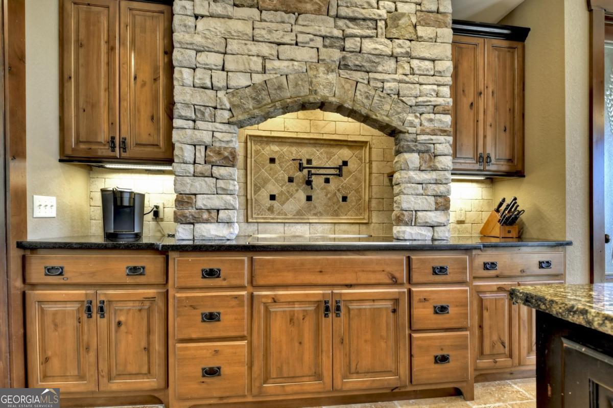 Ellijay, Georgia, 30536, United States, 5 Bedrooms Bedrooms, ,6 BathroomsBathrooms,Residential,Active,1953697