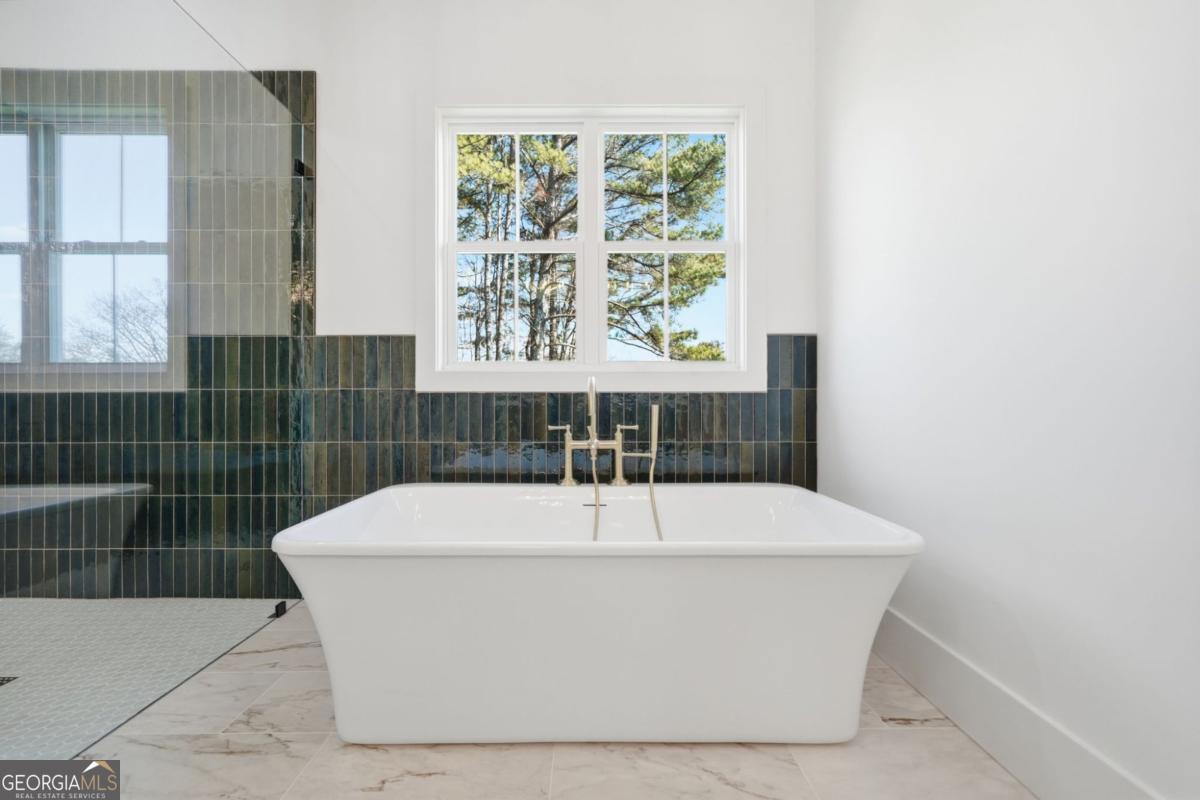 Canton, Georgia, 30115, United States, 5 Bedrooms Bedrooms, ,4 BathroomsBathrooms,Residential,Active,2002329