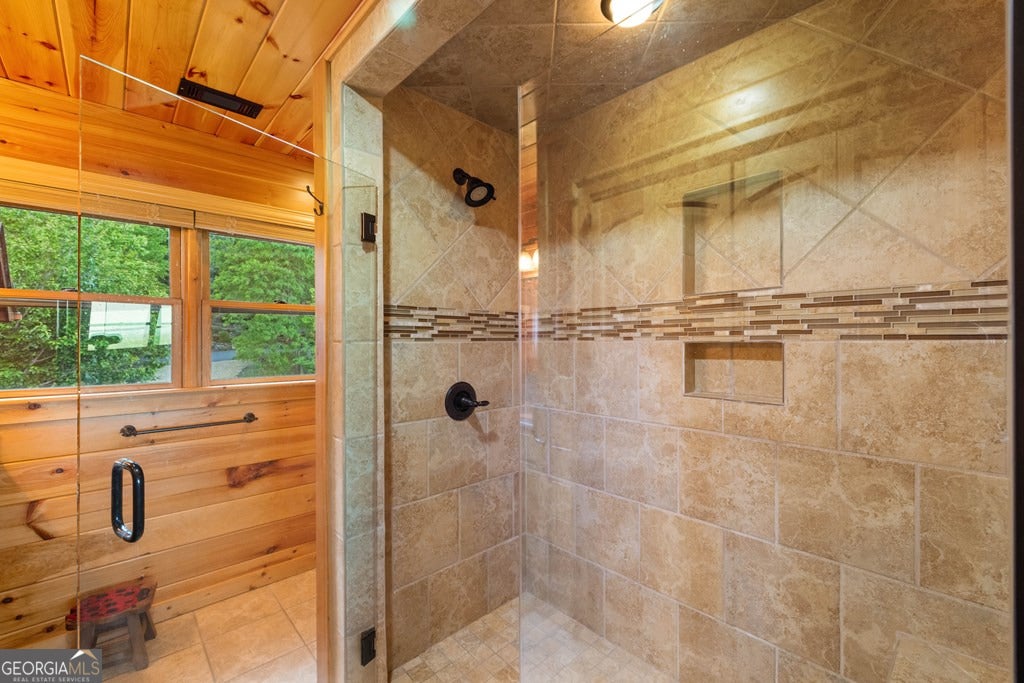 Mineral Bluff, Georgia, 30559, United States, 4 Bedrooms Bedrooms, ,5 BathroomsBathrooms,Residential,Active,2044577