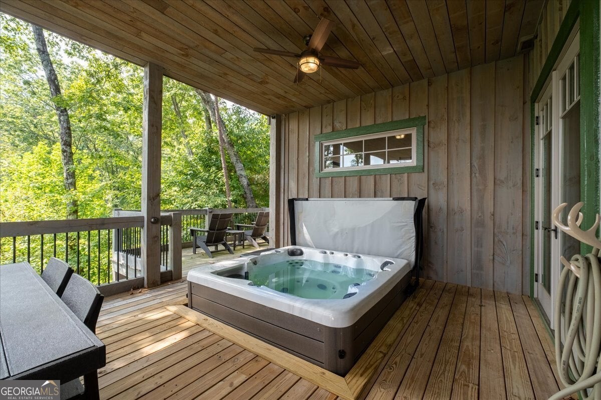 Ellijay, Georgia, 30540, United States, 5 Bedrooms Bedrooms, ,7 BathroomsBathrooms,Residential,Active,1952483