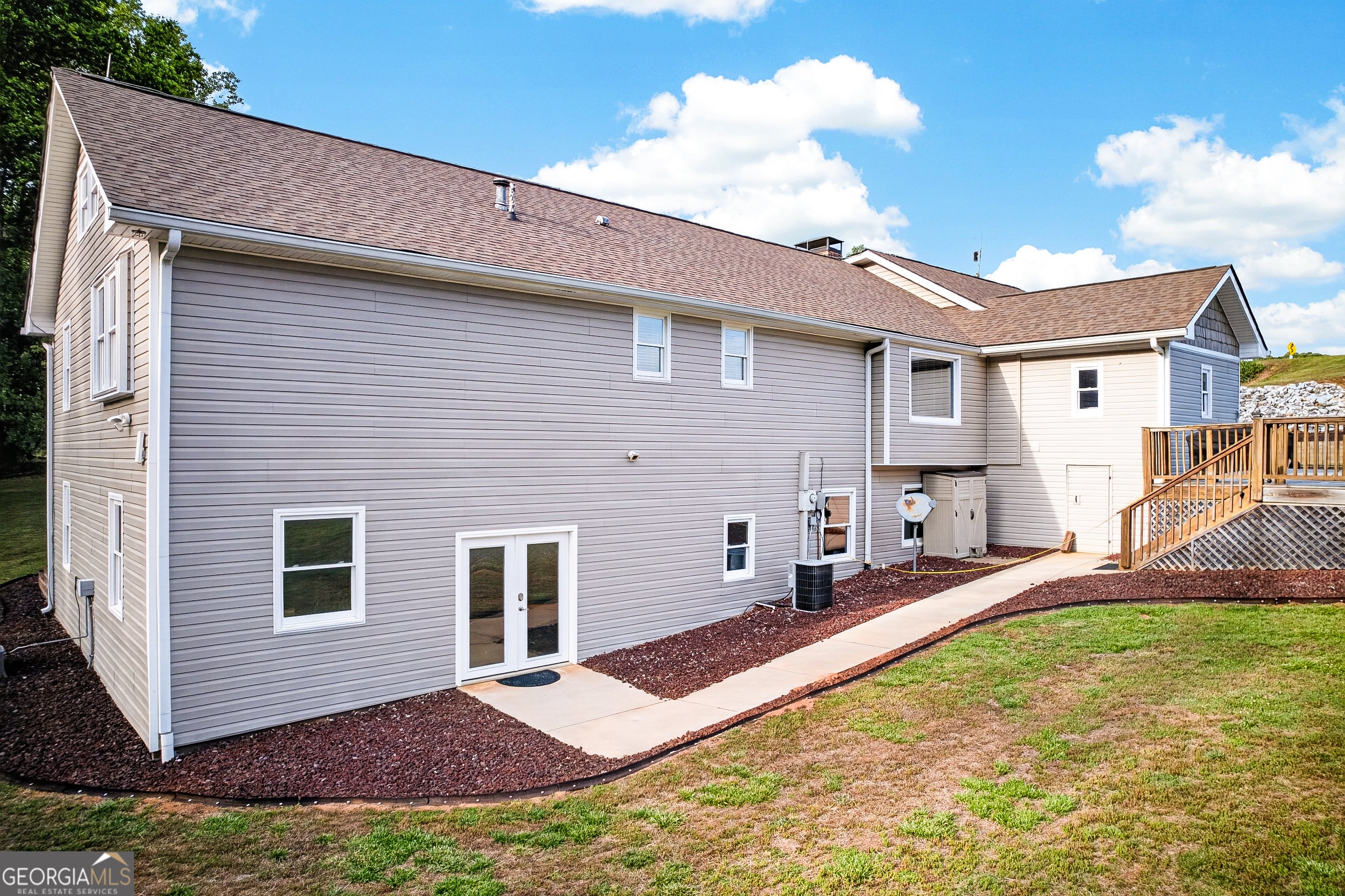 Dahlonega, Georgia, 30533, United States, 5 Bedrooms Bedrooms, ,4 BathroomsBathrooms,Residential,Active,2044583