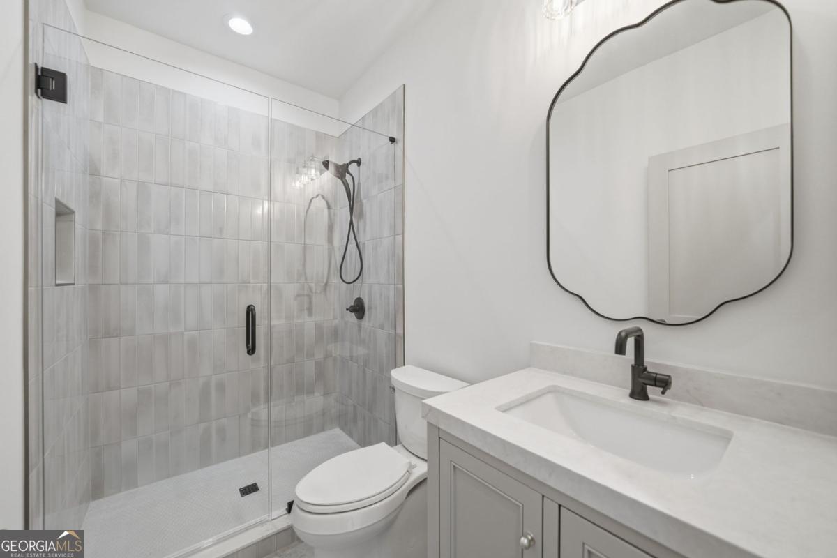 Canton, Georgia, 30115, United States, 5 Bedrooms Bedrooms, ,4 BathroomsBathrooms,Residential,Active,2002329