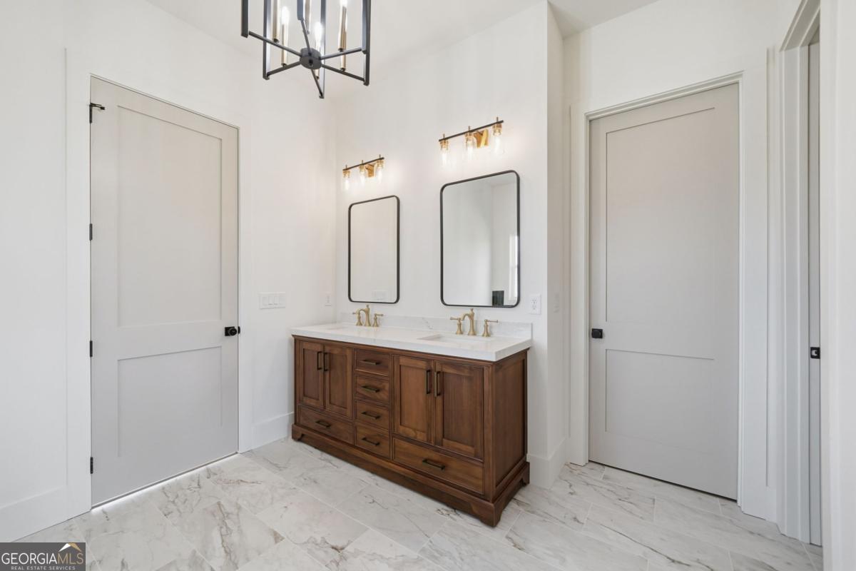 Canton, Georgia, 30115, United States, 5 Bedrooms Bedrooms, ,4 BathroomsBathrooms,Residential,Active,2002329