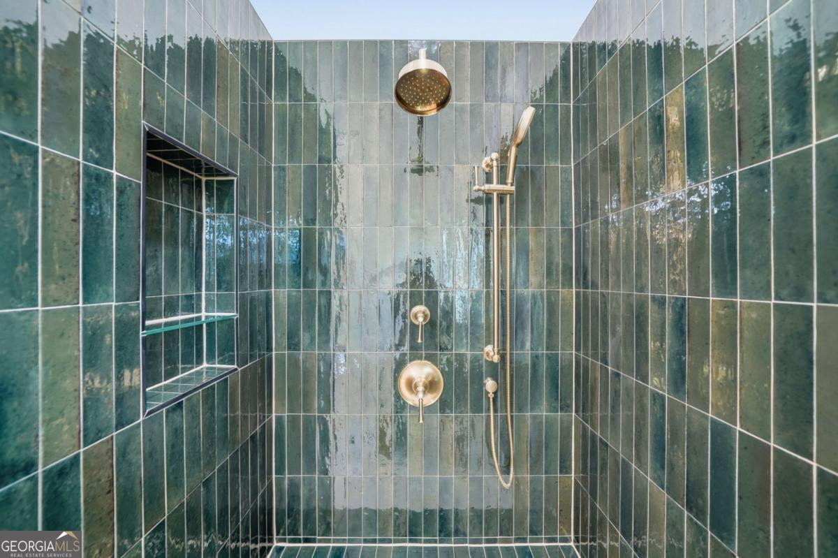 Canton, Georgia, 30115, United States, 5 Bedrooms Bedrooms, ,4 BathroomsBathrooms,Residential,Active,2002329