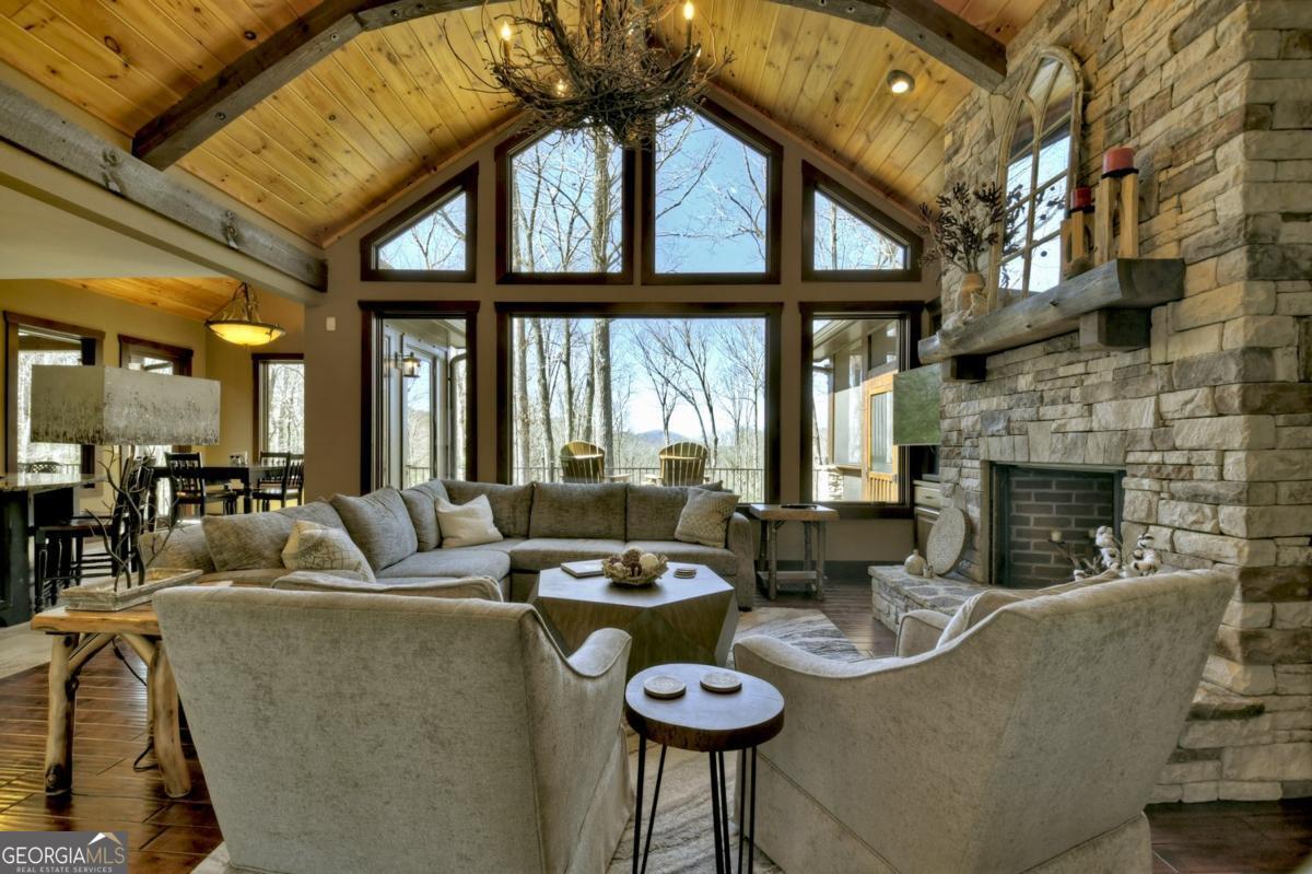 Ellijay, Georgia, 30536, United States, 5 Bedrooms Bedrooms, ,6 BathroomsBathrooms,Residential,Active,1953697