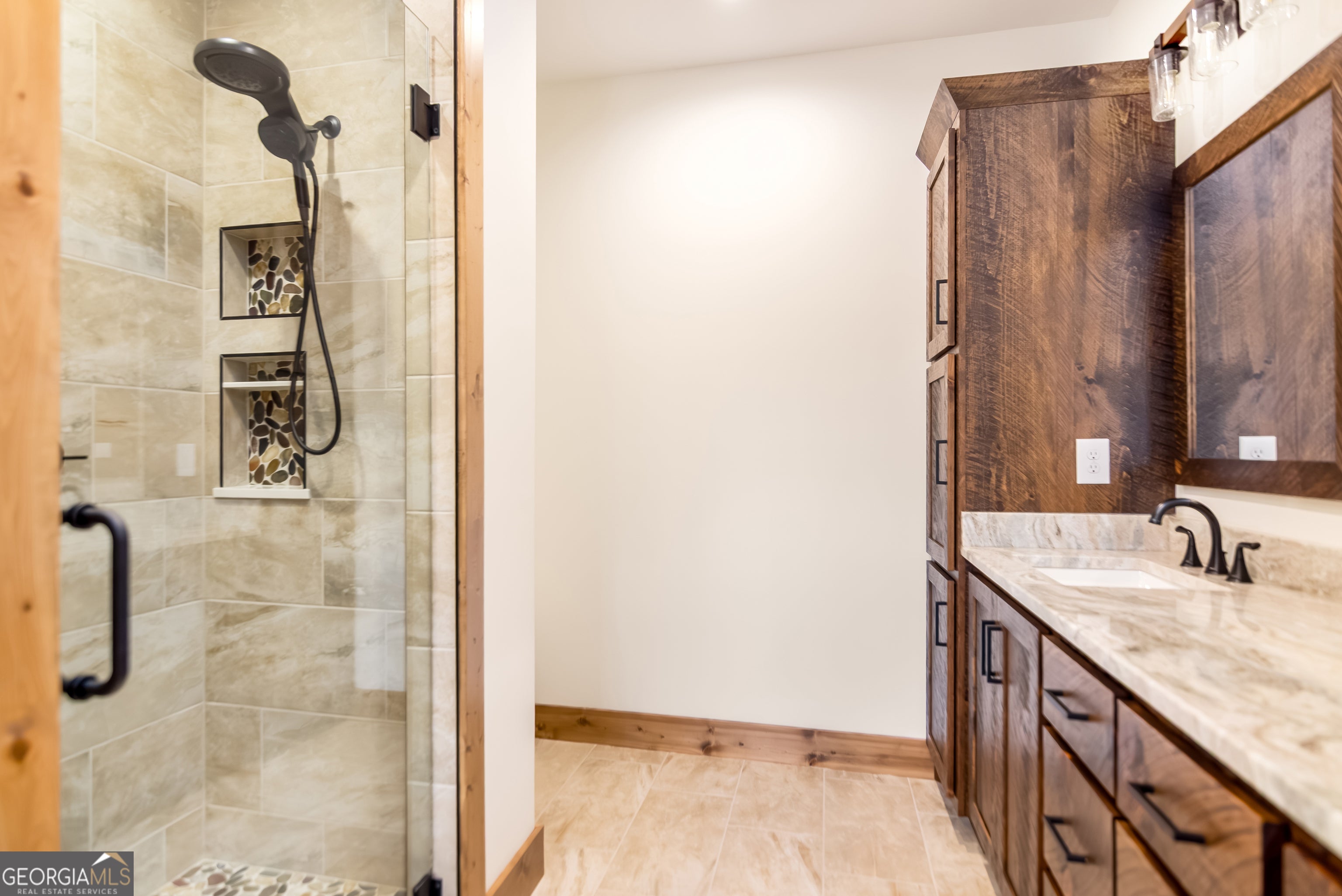 Talking Rock, Georgia, 30175, United States, 4 Bedrooms Bedrooms, ,3 BathroomsBathrooms,Residential,Active,2000209