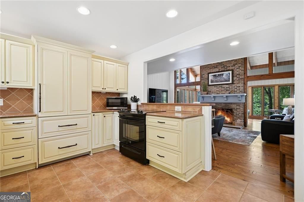 Waleska, Georgia, 30183, United States, 4 Bedrooms Bedrooms, ,3 BathroomsBathrooms,Residential,Active,2044138