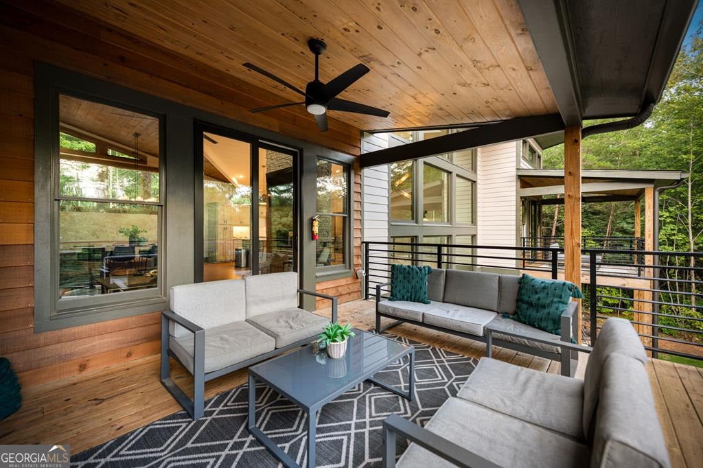 Ellijay, Georgia, 30540, United States, 5 Bedrooms Bedrooms, ,6 BathroomsBathrooms,Residential,Active,1919053