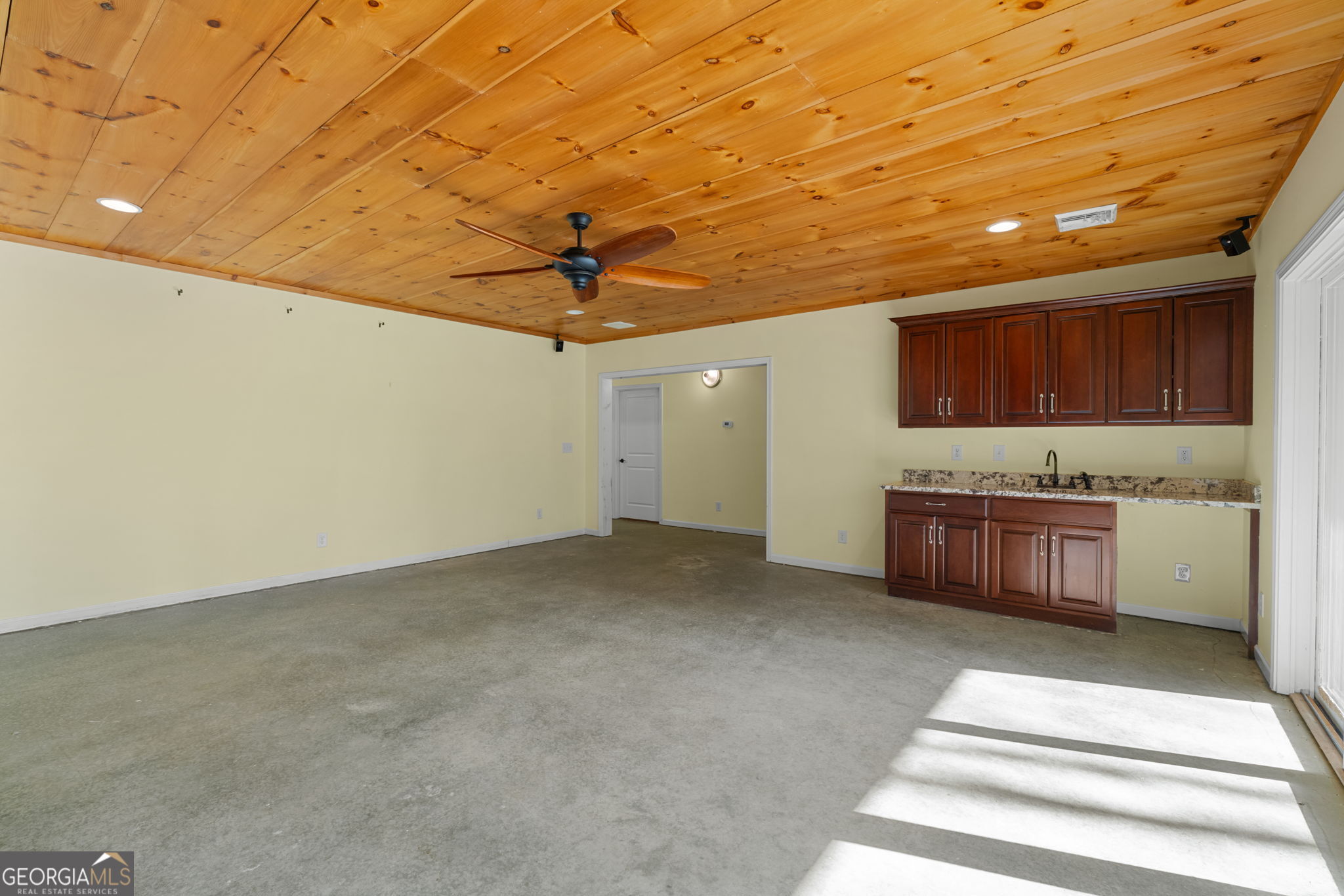 Clarkesville, Georgia, 30523, United States, 3 Bedrooms Bedrooms, ,4 BathroomsBathrooms,Residential,Active,2007020