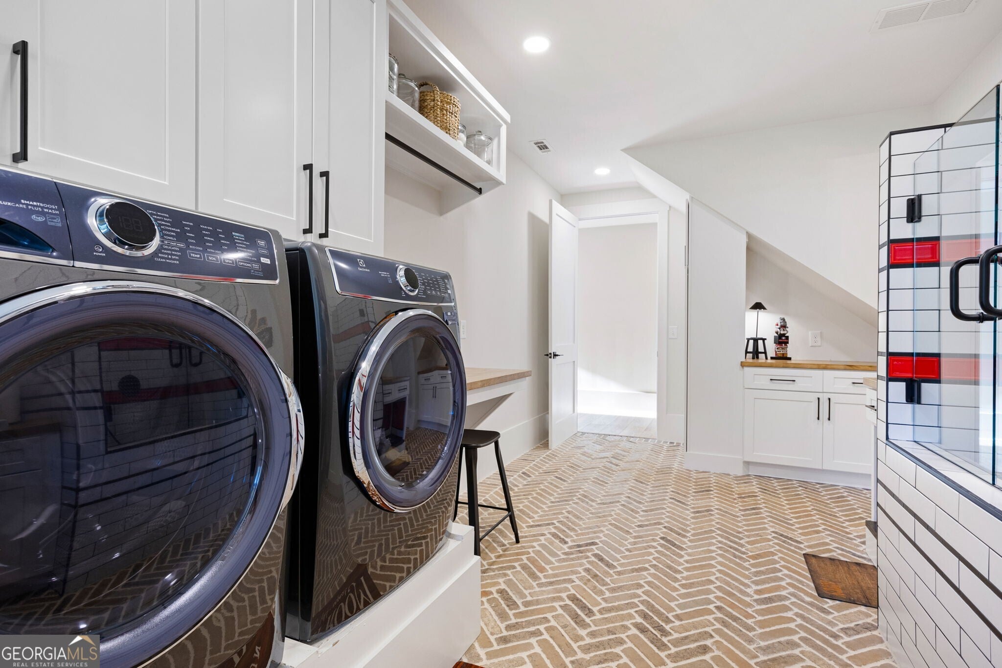 Rydal, Georgia, 30171, United States, 5 Bedrooms Bedrooms, ,5 BathroomsBathrooms,Residential,Active,1987251