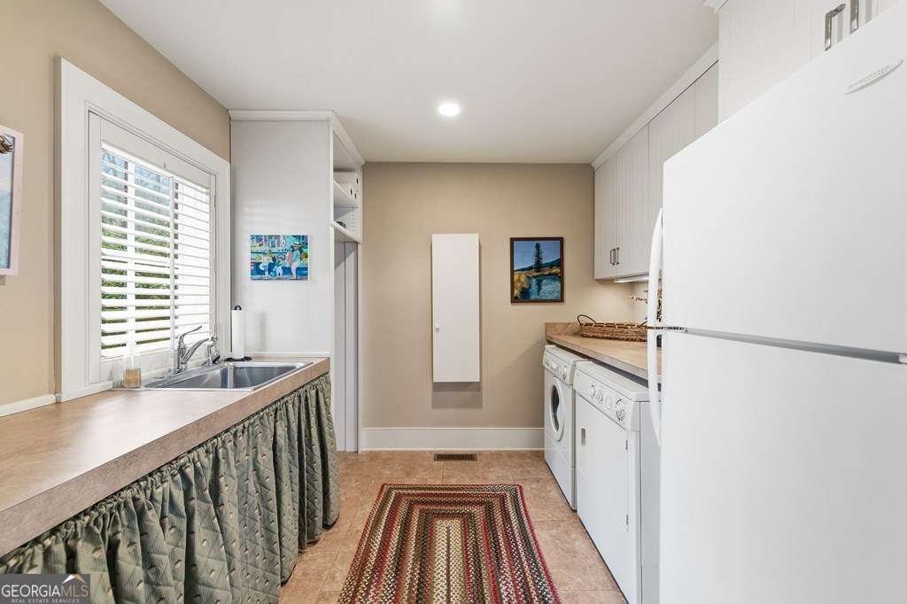 Murphy, North Carolina, 28906, United States, 5 Bedrooms Bedrooms, ,6 BathroomsBathrooms,Residential,Active,2001080